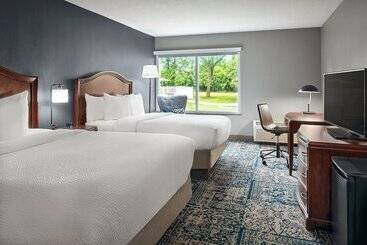 هتل Four Points By Sheraton Kalamazoo