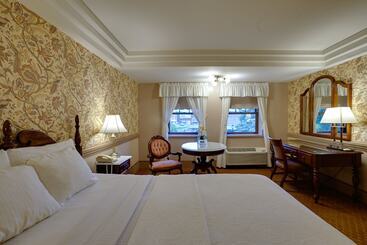 Отель The Clarkson Inn