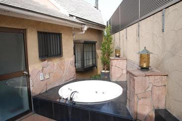 בית מלון כפרי Ikoi