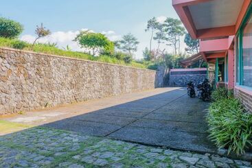 Szálloda Reddoorz Syariah Near Kopeng Treetop Adventure