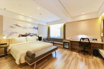 Atour Hotel Langfang Xichang Road