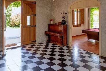 Отель Finca Almenara De Copau