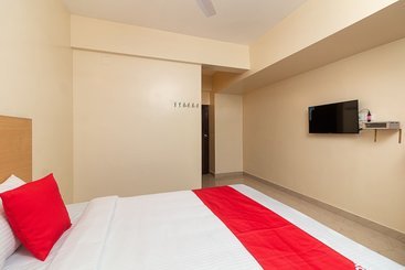 هتل Oyo 40877 Pvslodge