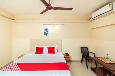 هتل Oyo 40877 Pvslodge