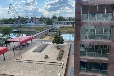 تختخواب و صبحانه Am Hafen