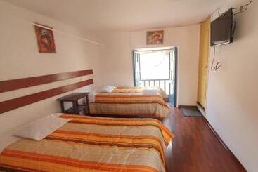 ユースホステル La Estacion San Pedro