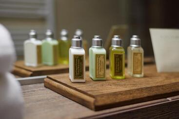 호텔 Honour And Grace