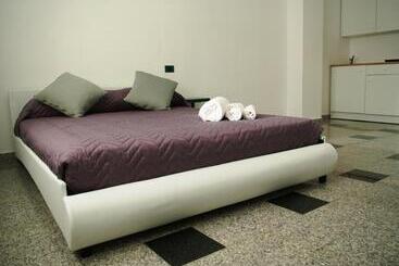 هتل آپارتمان Business Home Piazza Cesare Battisti B&b Residence