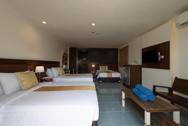 هتل Blue Beach Grand Resort And Spa