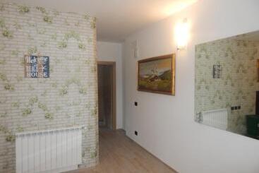 פנסיון Guest House Berzefi