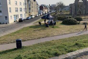 住宿加早餐  The Wellington Restaurant And Bar