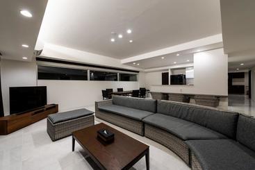 هتل Condo Royal Ryu Kyu