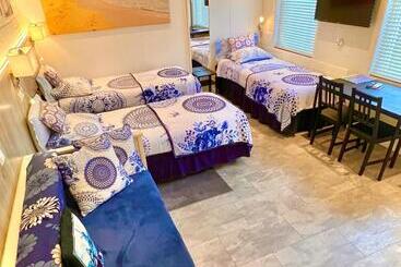 Rooi Bij De Knoptoren B&b