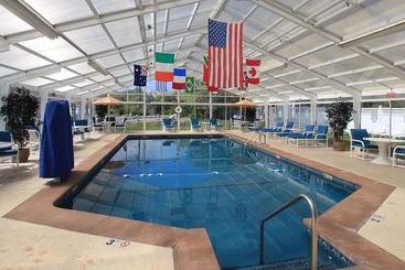 Colonial Acres Resort