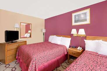 هتل Days Inn By Wyndham North Sioux City