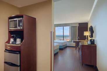 Hotel La Quinta By Wyndham Cocoa Beach Oceanfront