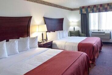 فندق Quality Inn