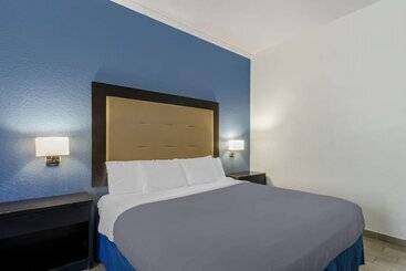 בית מלון כפרי Rodeway Inn