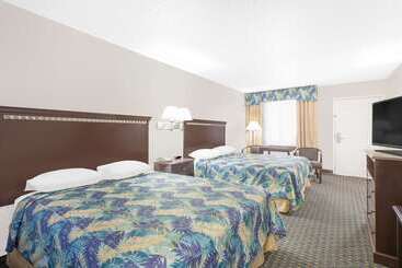 فندق Super 8 By Wyndham Corpus Christi
