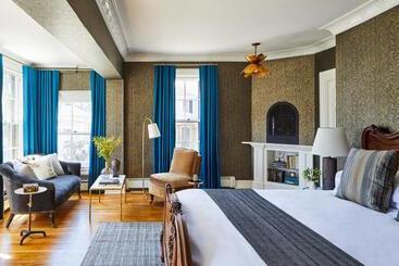 ホテル The Cliffside Inn