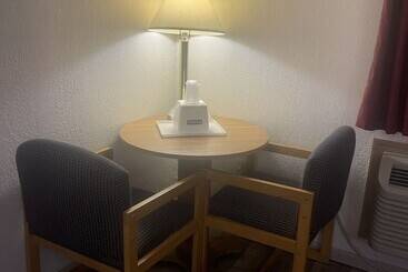 Отель Travelodge By Wyndham Junction City