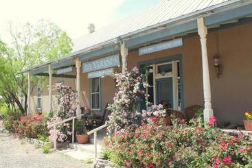 민박 Veranda Historic Inn
