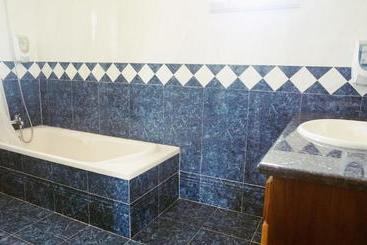 تختخواب و صبحانه Martin's Villa