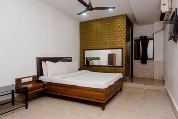 هتل Spot On 37530 Selfie Dhaba