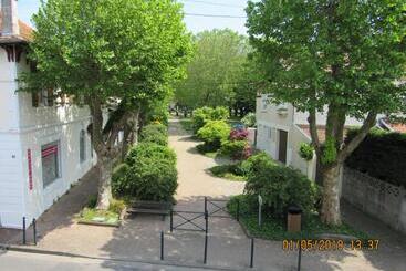 هتل Hôtel De France La Teste Arcachon