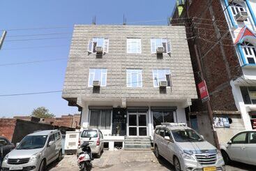 Spot On 37324 Hotel Grace