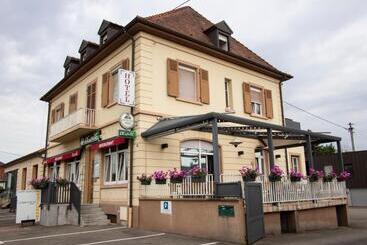 Отель Hôtel Restaurant Au Coucou