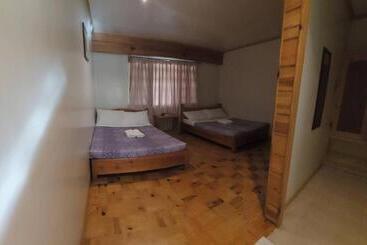 호텔 Rusty Nail Inn And Cafe