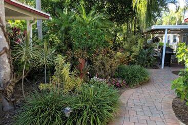 Отель Tropical Villas Of Venice Beach