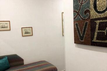 تختخواب و صبحانه Aleandre