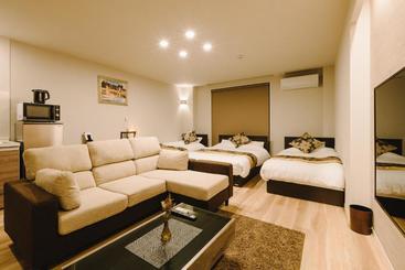 Grand Base Karatsu Ekiminami
