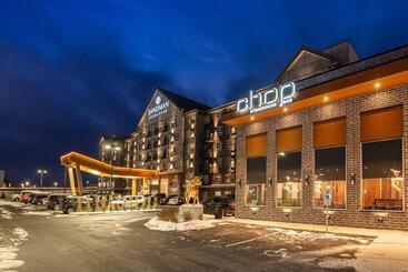 בית מלון כפרי Sandman Signature Ottawa Airport