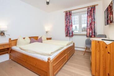 펜션 Gästehaus Kochelsee