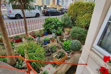 פנסיון Corbiere Guest House