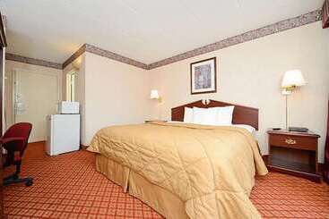 فندق Baymont By Wyndham Northwood