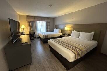 Отель Country Inn & Suites By Radisson, Grand Rapids Airport, Mi