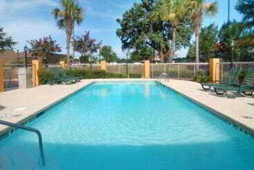 Отель Fairview Inn & Suites Mobile