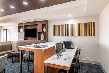 酒店 Holiday Inn Express & Suites Camarillo, An Ihg