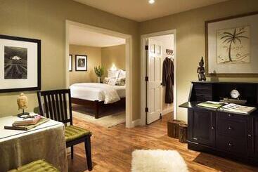 Отель Milliken Creek Inn