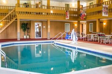 בית מלון כפרי Quality Inn Mauston I 90