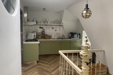 مبيت وإفطار So Hum