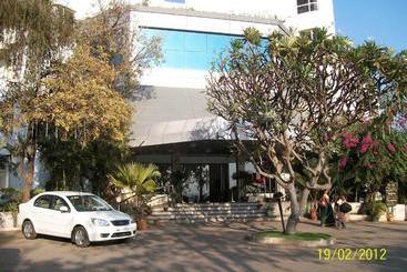 فندق Pankaj Executive
