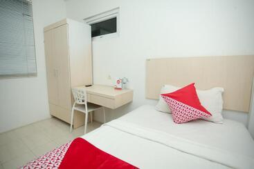 هتل Oyo 850 Lapan Lapan