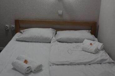 پانسیون Villa Flora Apartments Krushevo