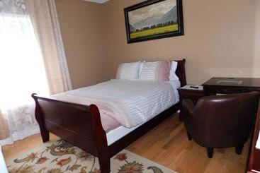 هاستل Lakeshore Inn
