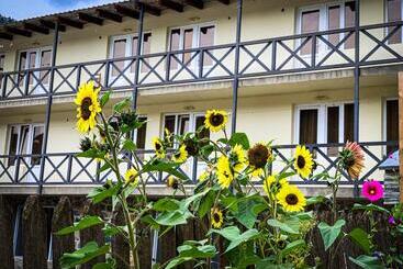 Pensão Family Hotel Kala